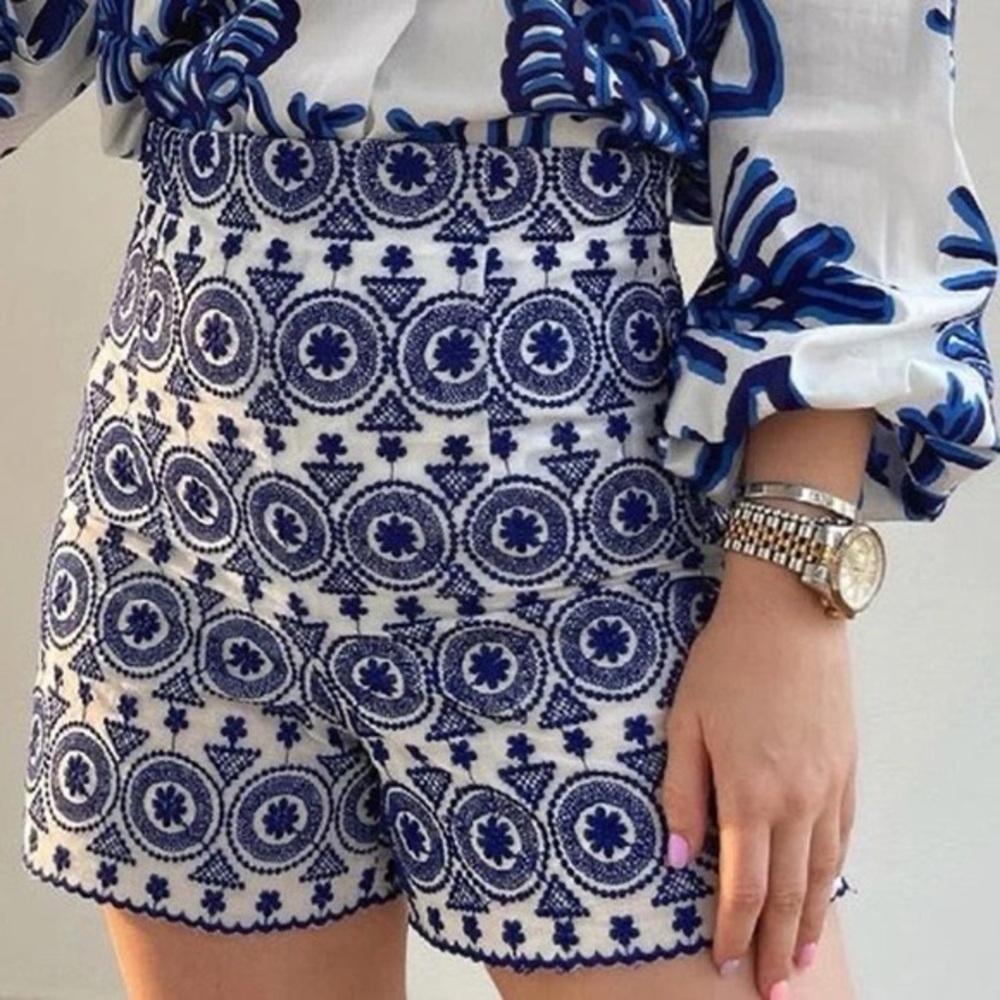 Zara White & Royal-Blue Embroidered High-Waist Shorts • XS
